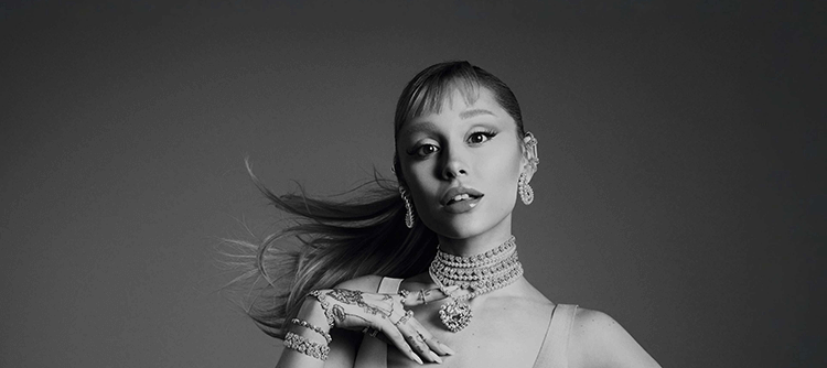 Ariana Grande, a Swarovski új márkanagykövete: Egy stílusos és ragyogó együttműködés