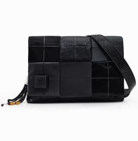 Desigual Damas dortmund flap fekete táska 23SAXP23/2000