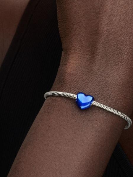 Pandora ékszer Fémes sötétkék szív charm 793337C05
