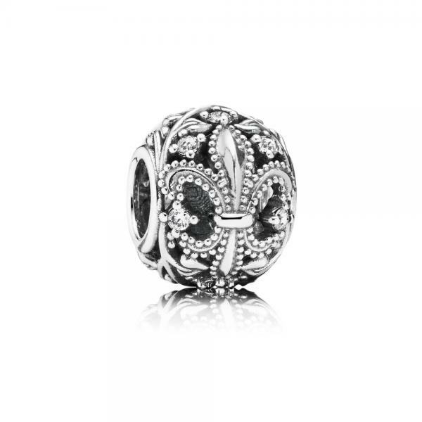 Pandora ékszer Fleur de Lis áttörtmintás ezüst charm cirkóniával 791378CZ