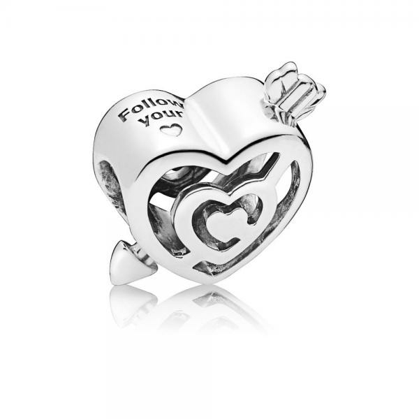 Pandora ékszer Kövesd a szíved ezüst charm 797814