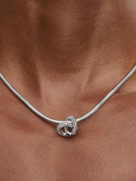 Pandora ékszer Pávé végtelen csomó ezüst charm 793771C01