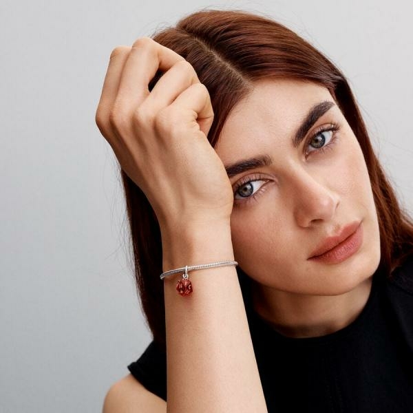Pandora ékszer Stranger Things Hellfire Club kocka függő charm 793564C01