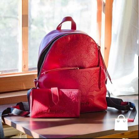Piros Desigual hátizsák pénztárcával