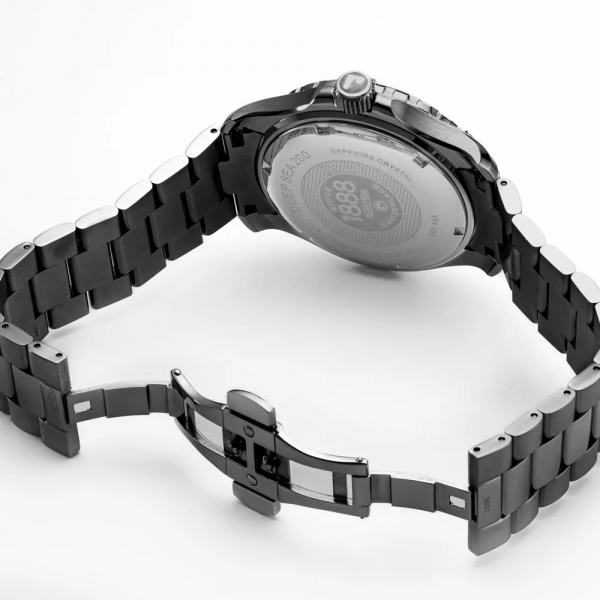 Roamer Deep Sea 200 fekete férfi óra kék számlappal 860833444570