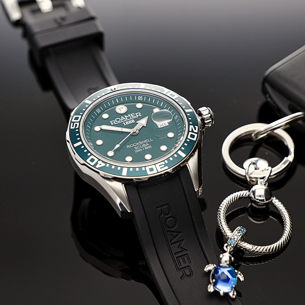 Roamer Rockshell Mark III Scuba zöld férfi búváróra fekete kaucsuk szíjjal 867833417502