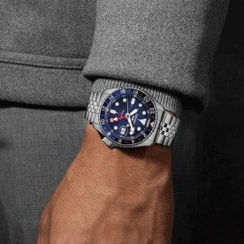 Seiko 5 Sports automata kék számlapos GMT karóra SSK003K1