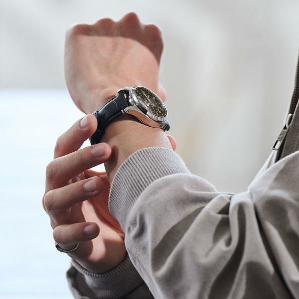 Seiko 5 Sports Yuto Horigome Limited Edition automata bőrszíjas óra SRPL31K1