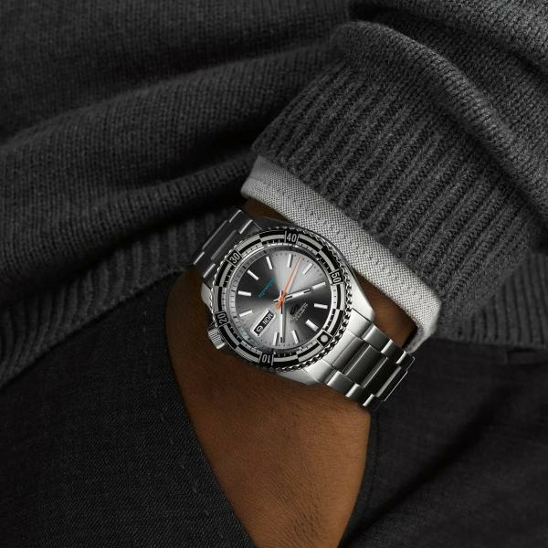 Seiko The 'New Rally Diver' 5 Sports Retro Colour Collection karóra SRPK09K1