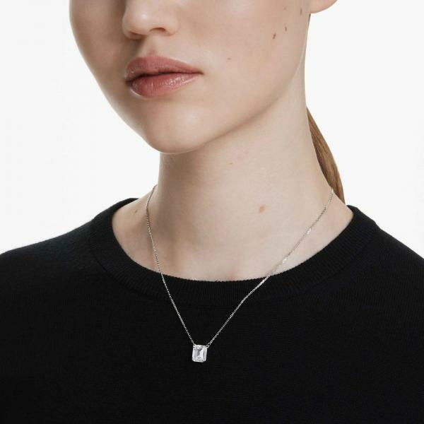 Swarovski Stilla ezüst színű nyaklánc nyolcszög metszésű kristállyal 5693405