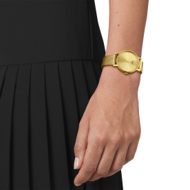 Tissot Everytime arany színű mesh szíjas női karóra T1432103302100