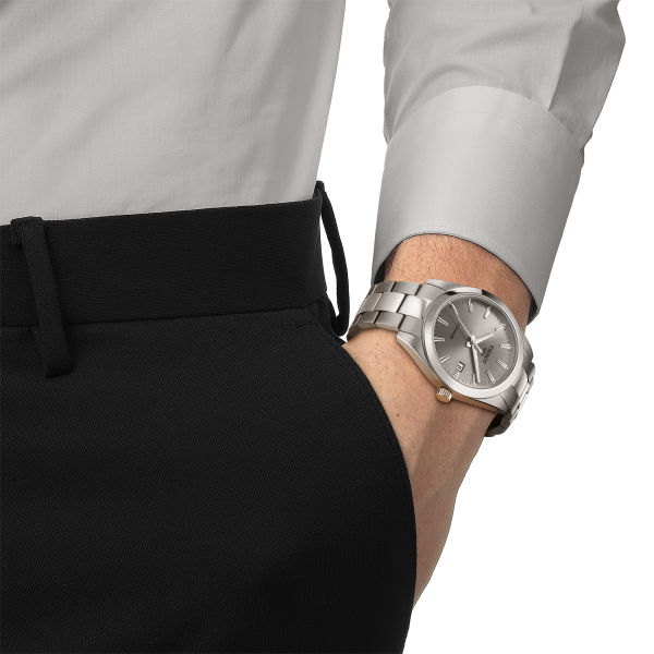 Tissot Gentleman titánium quartz férfi óra T1274104408100