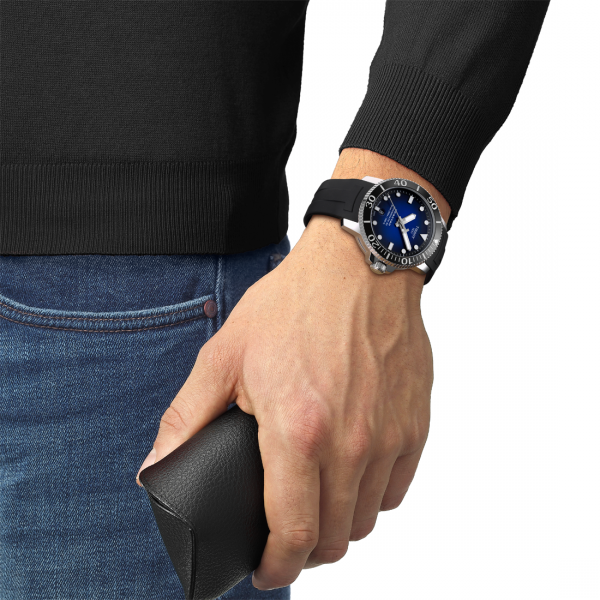 Tissot Seastar 1000 Powermatic 80 kaucsuk szíjas kék számlapos férfi karóra T1204071704100