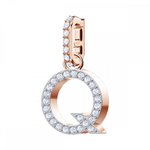 Swarovski Q betű rozé charm 5437628