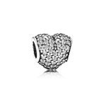 Pandora ékszer Fehér pávé szí­v ezüst charm cirkóniával 791052CZ