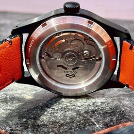 Seiko 5 Sports Street Style fekete titán férfi óra SRPH33K1