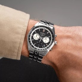 Seiko Fekete és fehér számlapos kvarc férfi chronograph ezüst karóra SSB429P1