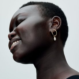 Pandora ékszer Organikus formájú kör shine fülbevaló függő gyönggyel 263281C01