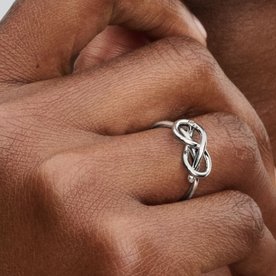 Pandora ékszer Végtelen csomó ezüst gyűrű cirkóniával 