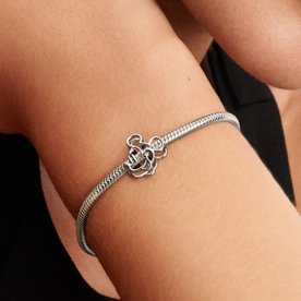 Pandora ékszer Disney Mickey egér áttört ezüst charm 793907C00