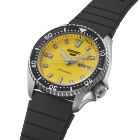 Seiko 5 Sports SKX Redux in Ki-iro Yellow szilikonszíjas férfi karóra SRPL87K1