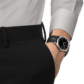 Tissot PR 100 fekete számlapos és bőrszíjas férfi óra T1504101605100