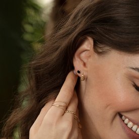 Jackie Gold Güell 14 karátos arany fülbevaló JKE24.311