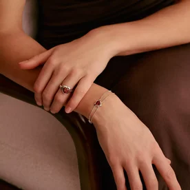 Thomas Sabo Elyndra kétsoros ezüst szives karkötő piros kővel - A2222-051-10-L19V