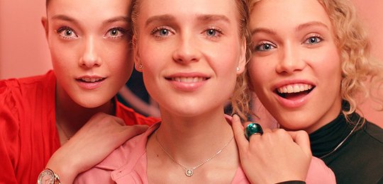 Swarovski ünnepi kollekció: egy különleges, csillogó ékszer karácsonyra