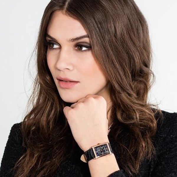 Thomas Sabo Fekete bőr szíjas női karóra WA0234-213-203