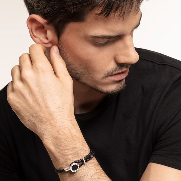 Thomas Sabo Bőr karkötő fekete lappal A1864-982-11-L25
