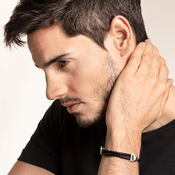 Thomas Sabo Bőr karkötő fekete lappal A1864-982-11-L25