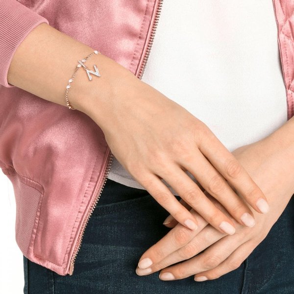 Swarovski N betű rozé charm 5437623