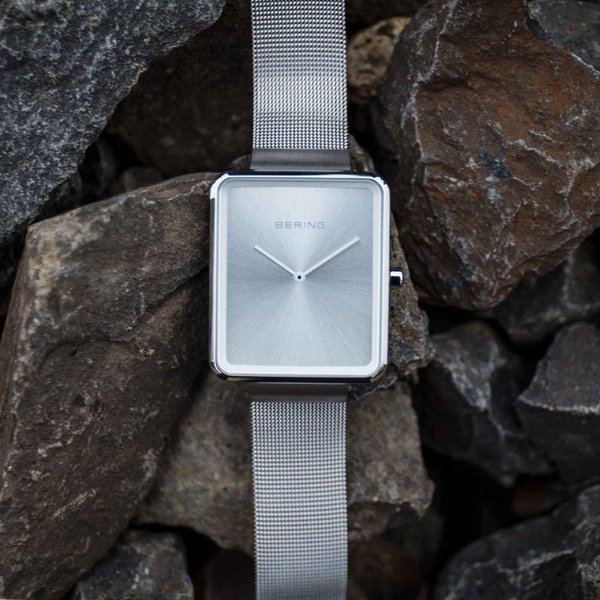 Bering Classic ezüst négyszögletes női óra 14528-000