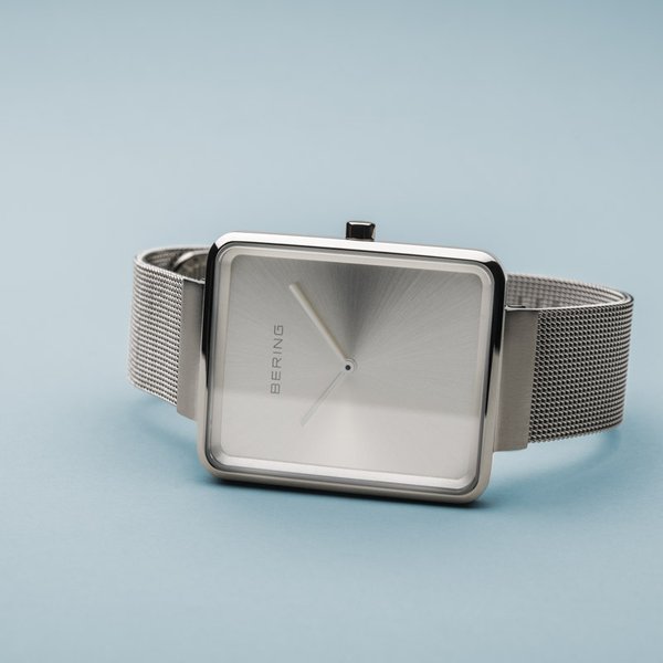 Bering Classic ezüst négyszögletes uniszex óra 14533-000