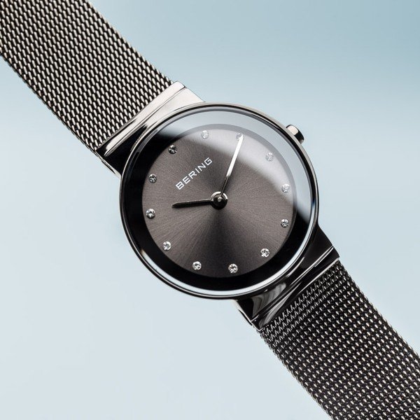 Bering Classic fekete női óra kristályokkal 10126-077