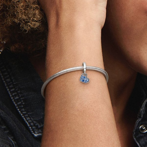 Pandora ékszer Szív ezüst charm kék pávé cirkóniával 799404C01