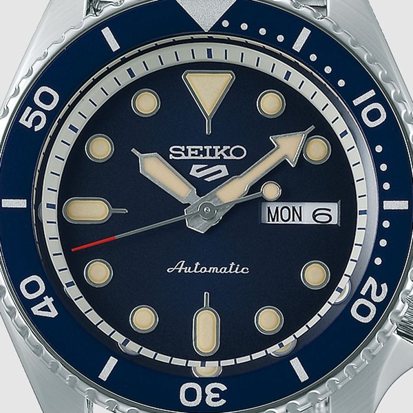 Seiko 5 Sports ezüst színű kék számlapos férfi óra SRPD71K1