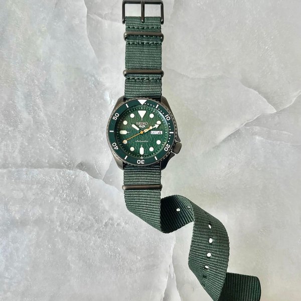 Seiko 5 Sports Sense Style zöld nato szíjas férfi óra SRPD77K1
