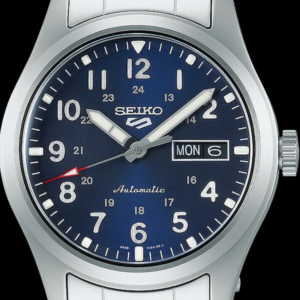 Seiko 5 Sports fémszíjas kék számlapos férfi óra SRPG29K1