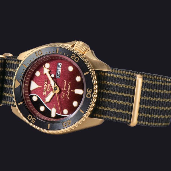 Seiko 5 Sports Brian May Limited Edition automata karóra  SRPH80K1