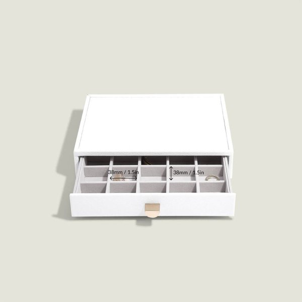 Stackers Fehér pebble classic fiókos 15 fakkos ékszertálca 75799