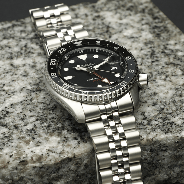 Seiko  5 Sports automata fekete számlapos GMT karóra SSK001K1