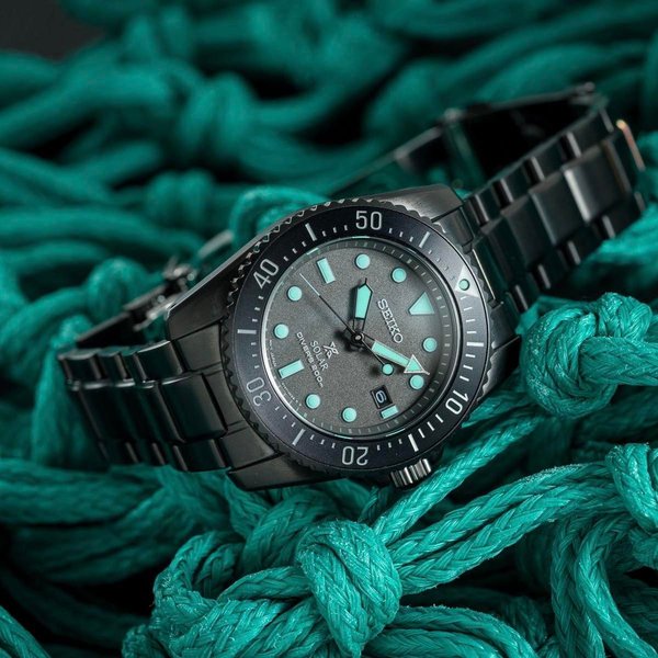 Seiko Prospex Black Series Night Vision limitált kiadású solar búváróra SNE587P1