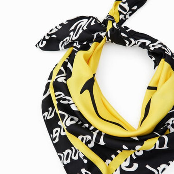 Desigual Fou smiley square sál 22WAWA16