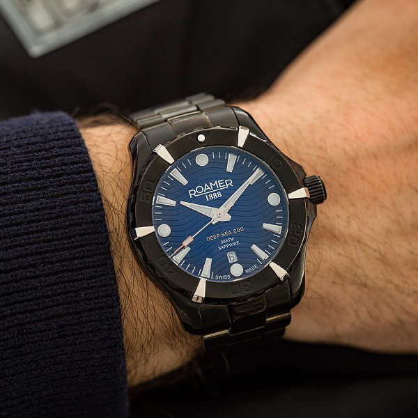 Roamer Deep Sea 200 fekete férfi óra kék számlappal 860833444570
