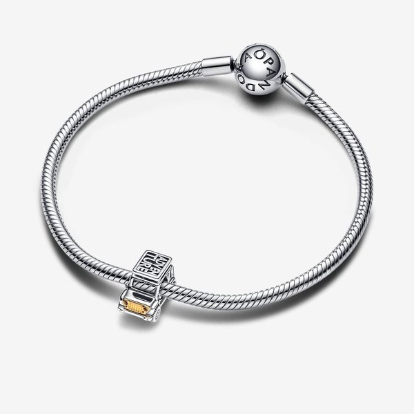 Pandora ékszer Kalandozó túraautó kéttónusú charm 763330C01