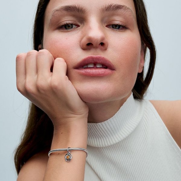 Pandora ékszer Méz színű örökkévalóság körök függő ezüst charm 793125C11