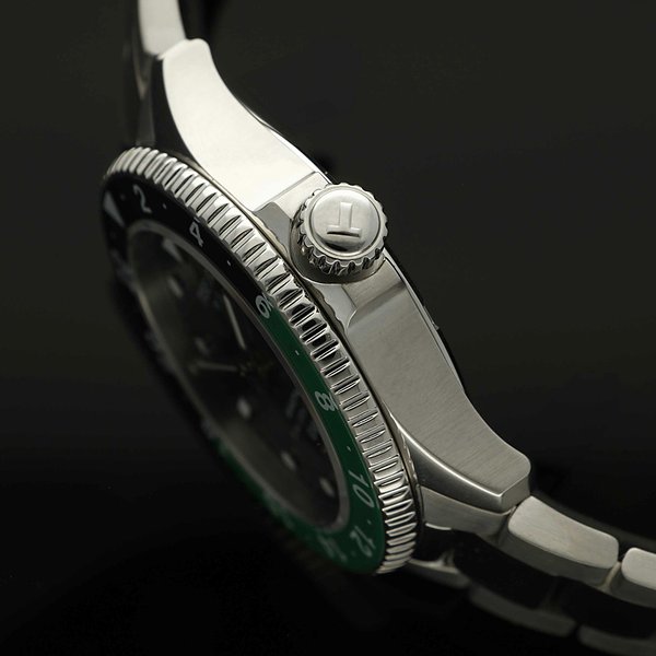 Tissot Seastar 1000 quartz GMT zöld fekete számlapos karóra T1208521105100