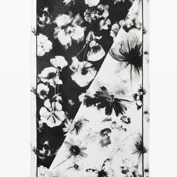 Desigual Ai flowers fekete fehér sál 24WAWA08
